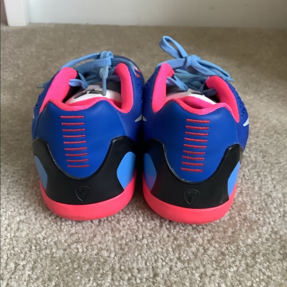 Sneakers - Picture 6 of 6